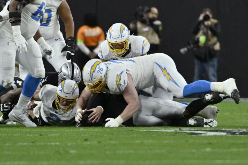 Los Angeles Chargers vs Las Vegas Raiders Match Player Stats: Explosive Plays and Crucial Moments