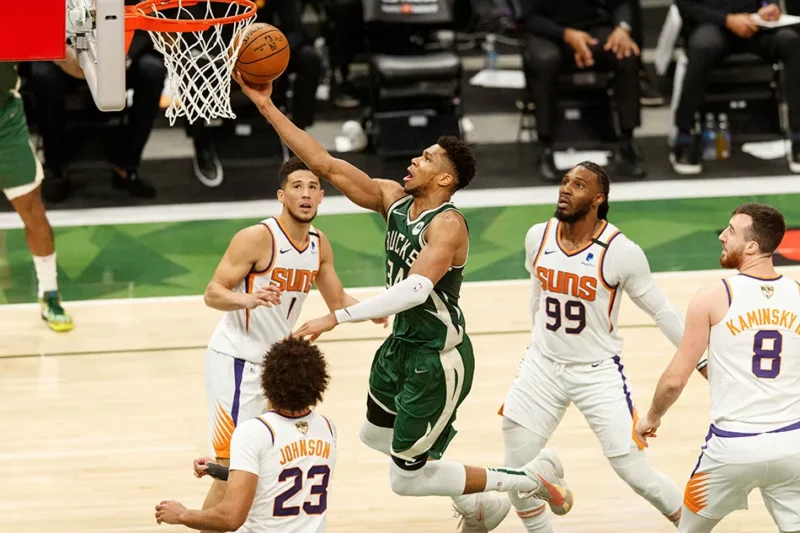 Phoenix Suns vs Milwaukee Bucks Match Player Stats: Breakdown of Star Players and Key Moments